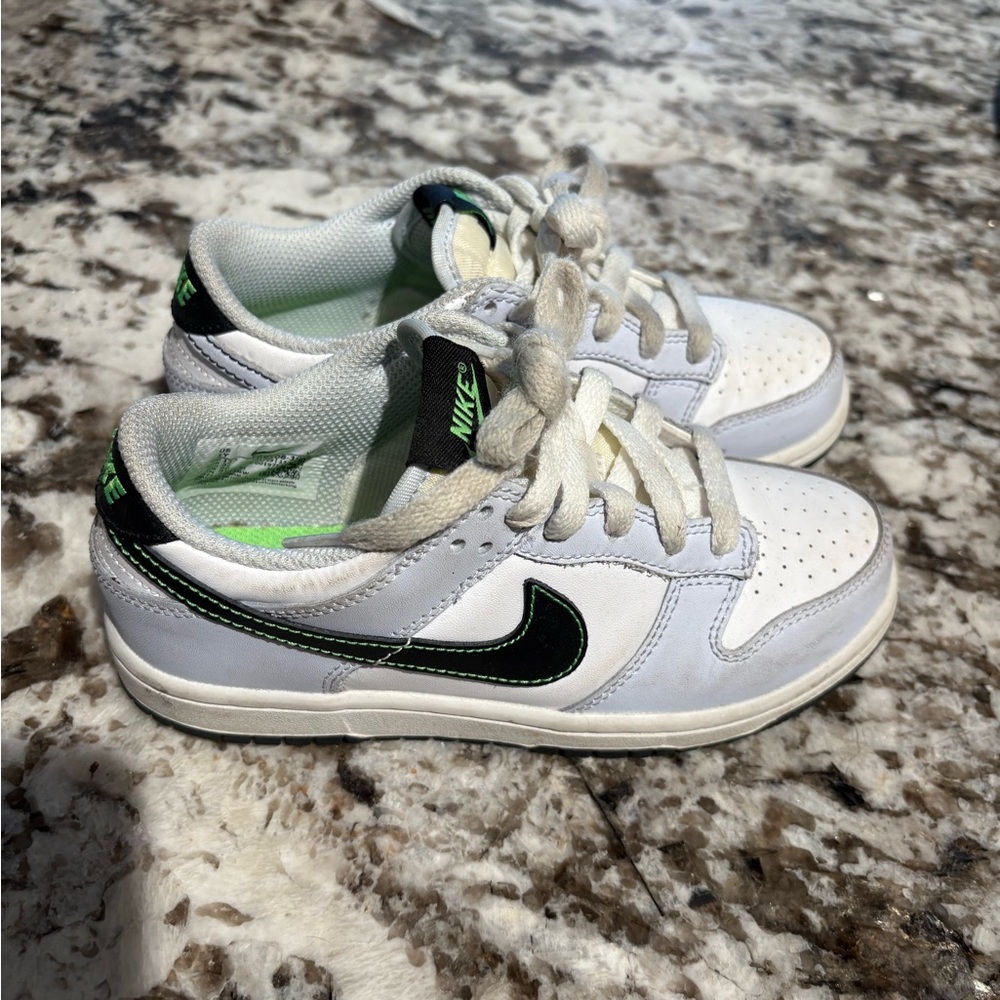 Nike Kids White and Black Sneakers with Green Accents